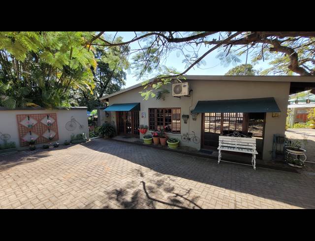 912M² GUESTHOUSE FOR SALE IN WEST ACRES
